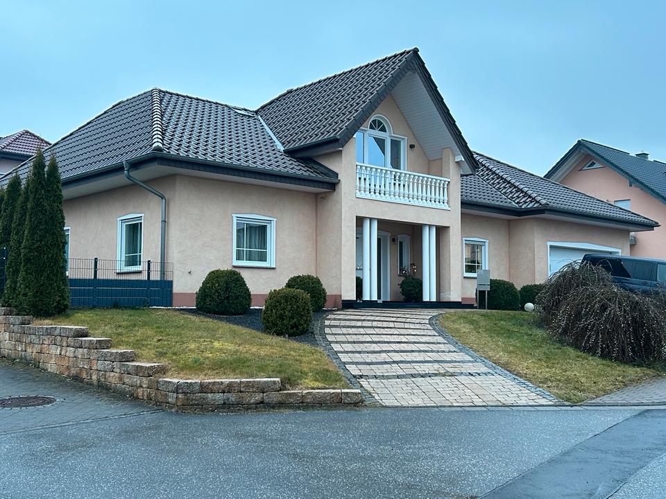 Thumbnail-Einfamilienhaus mit Doppelgarage in Kirchberg zu verkaufen