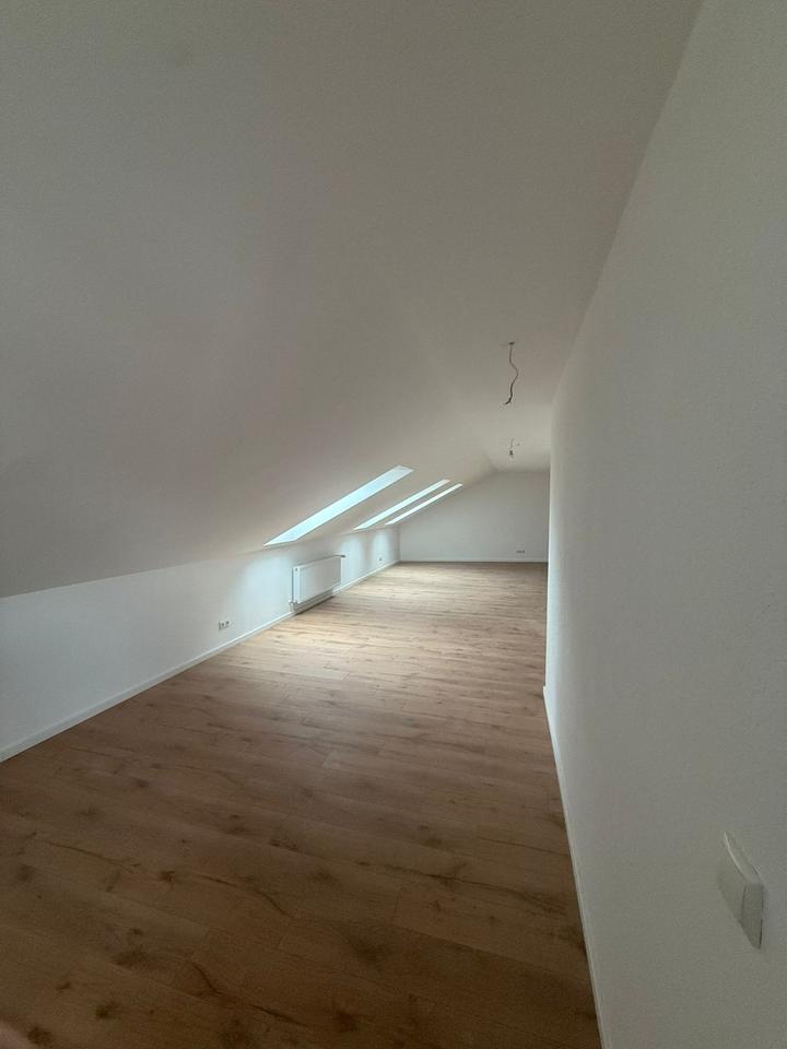 Thumbnail-Helle 4-Zimmer Wohnung in Niederaichbach 2. Stock Dachgeschoss