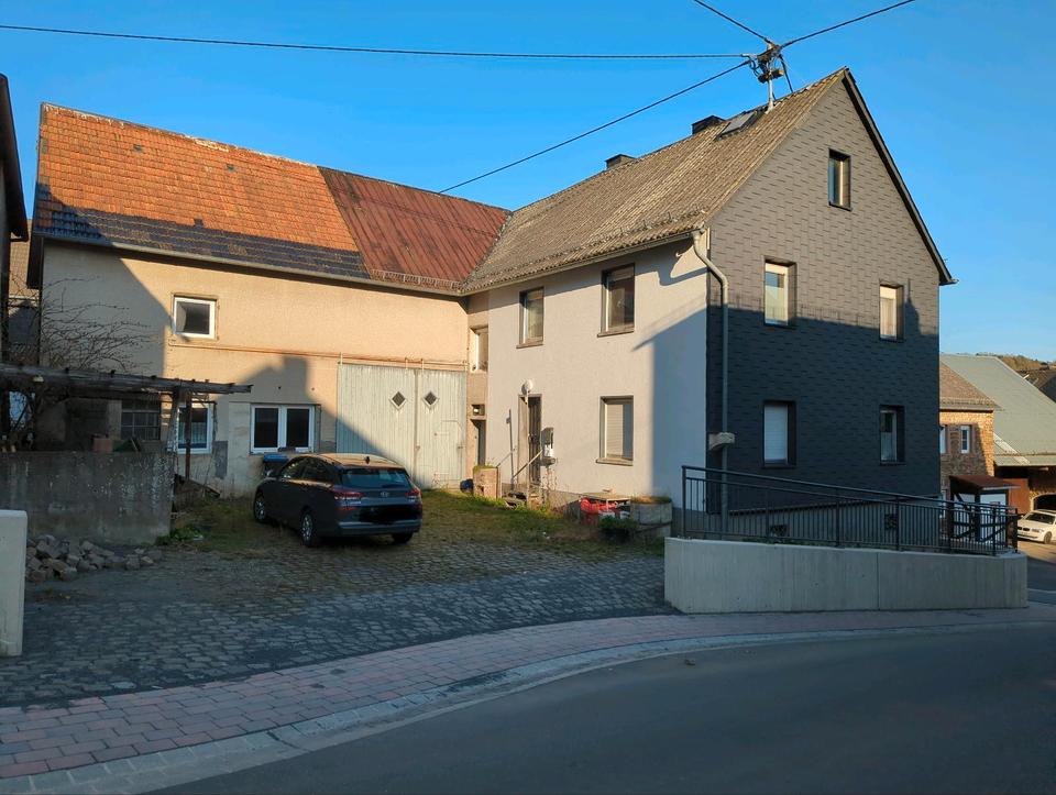 Thumbnail-Bauernhaus mit viel Potential und großer massiver Scheune
