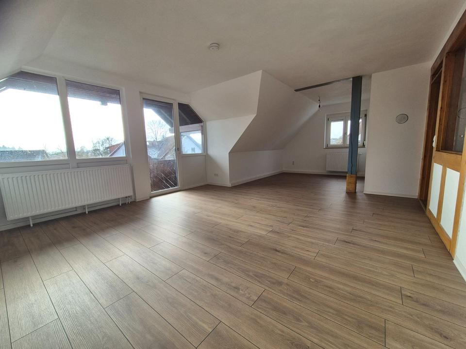 Thumbnail-Helle renovierte 3.5 Zimmer Dachgeschosswohnung mit Balkon