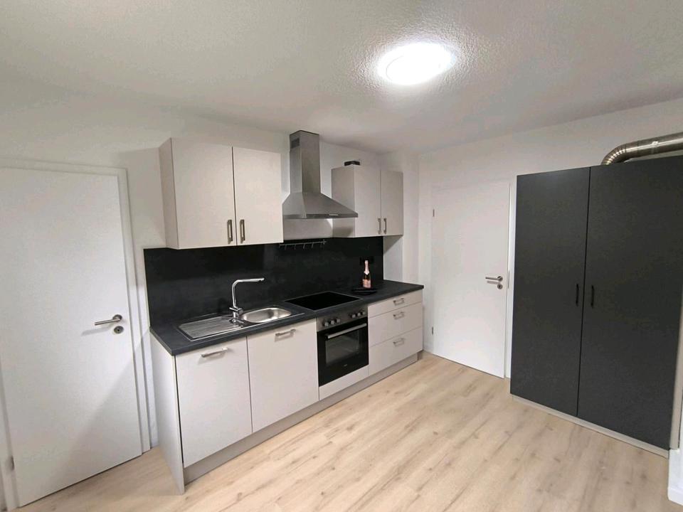 Thumbnail-Winnweiler Mietwohnung 2 ZKB, frisch renoviert