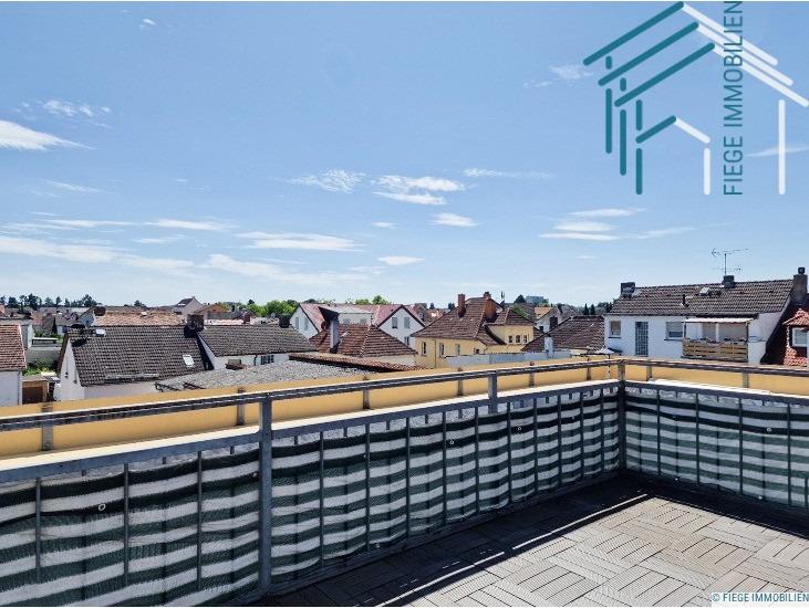 Thumbnail-Großzügige, klimatisierte Dachgeschosswohnung mit toller Dachterrasse im Herzen von Heusenstamm