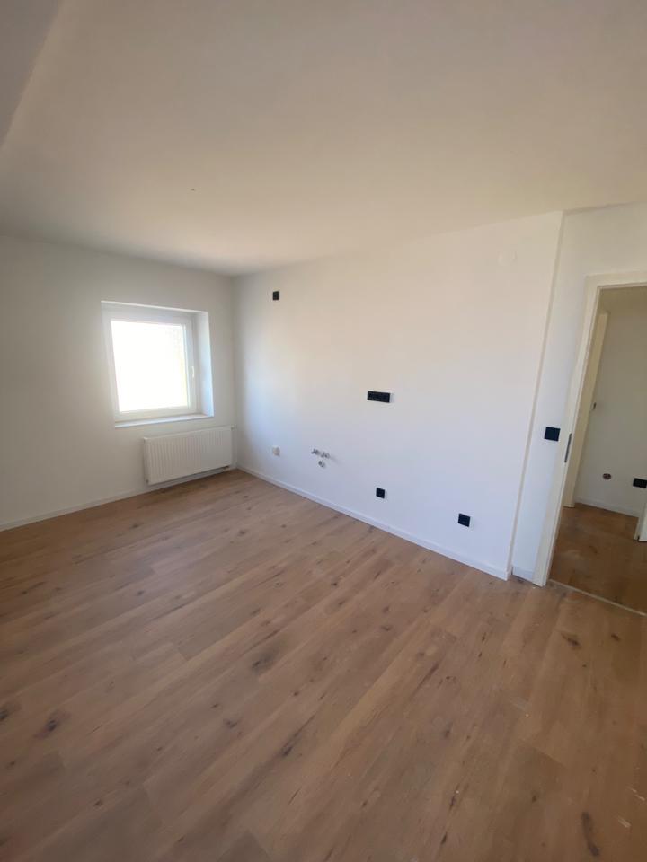 Thumbnail-2 Zimmer DG Wohnung, BS-Veltenhof, Garage Kl. Halle, Garten