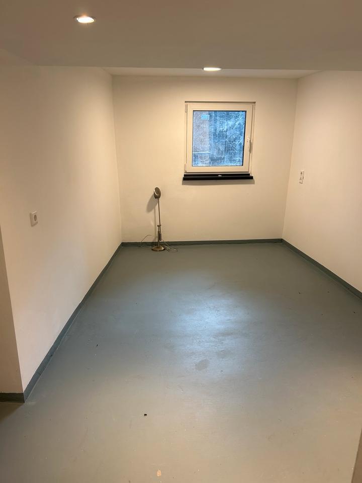 Thumbnail-Souterrain Hobbyraum Appartment mit neuem Bad und Küche