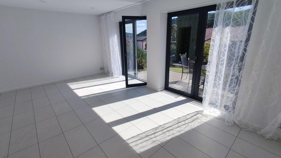 Thumbnail-Moderne 3-Zimmer Wohnung mit Terrasse in ruhiger Wohngegend