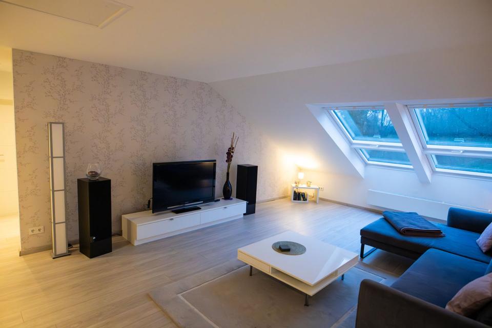 Thumbnail-HOCHWERTIG möblierte und voll ausgestattete 2,5-Zimmer-Wohnung