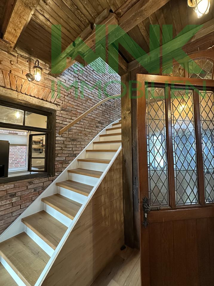 Thumbnail-Cuxhavener Schmuckstück: Historisches Flair mit Design-Küche, Holztreppe & Sichtmauerwerk