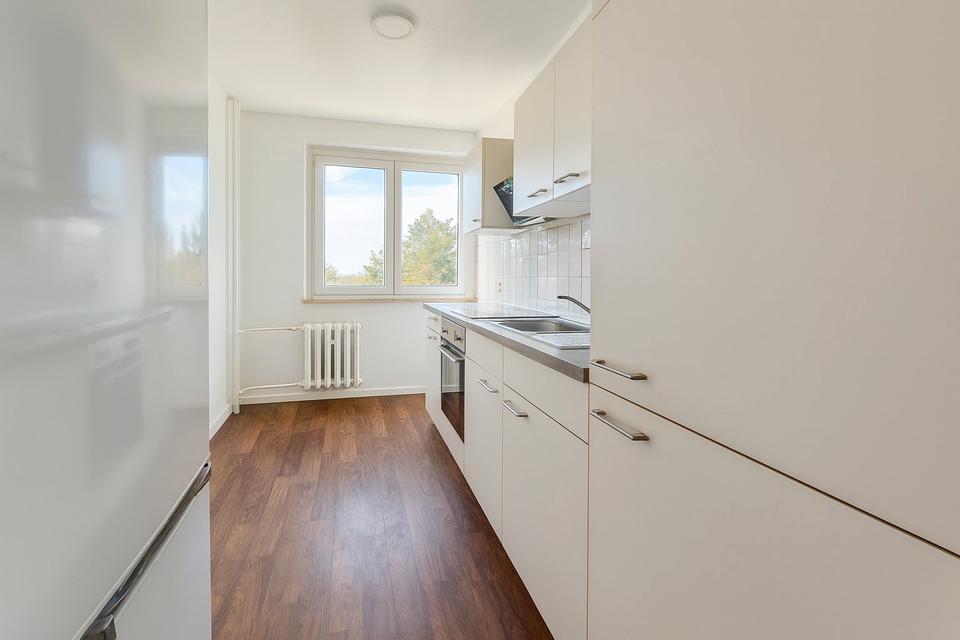 Thumbnail-Helle 2-Zimmer-Wohnung mit Balkon und traumhaftem Weitblick – ruhige Lage nahe Arnstadt, Erfurt, Weimar & Rudolstadt