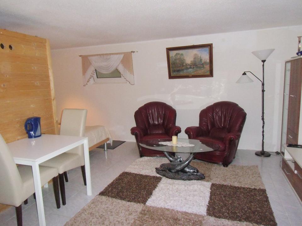 Thumbnail-Möblirtes Zimmer