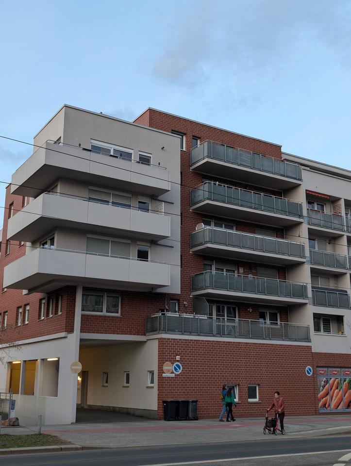 Thumbnail-Helle 1-Zimmer-Wohnung mit Zwei Balkons in Dresden-Schandauer Straße