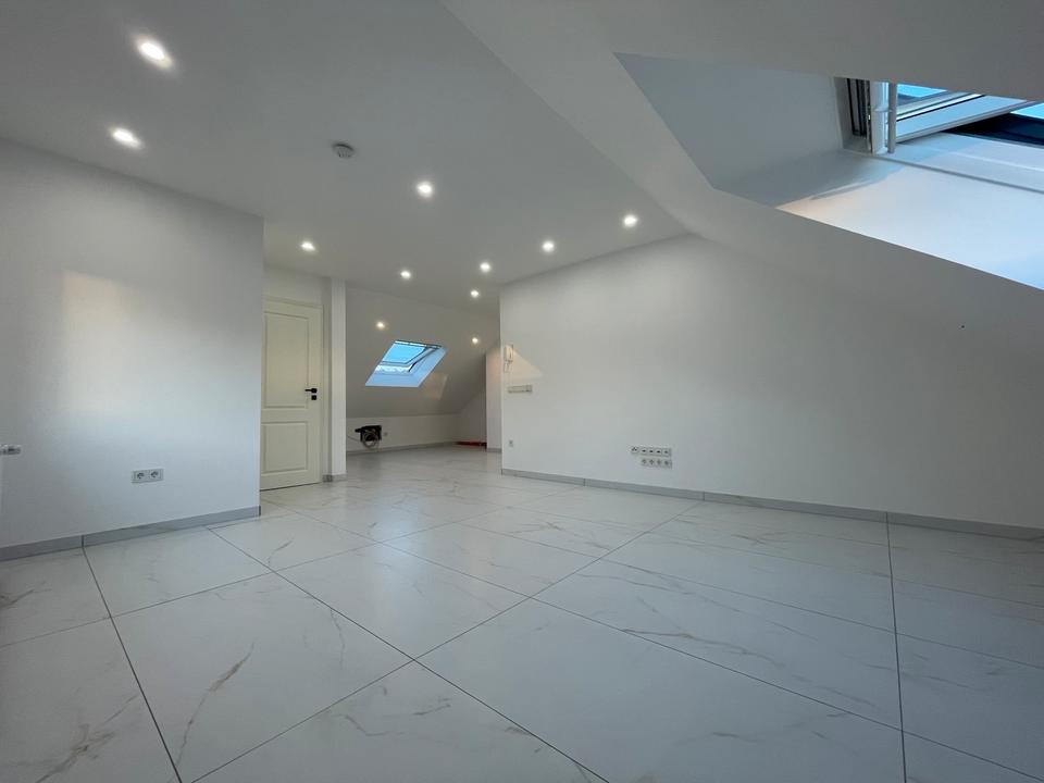 Thumbnail-Ersteinzug nach hochwertigem DG-Ausbau – in Hom-Reiskirchen