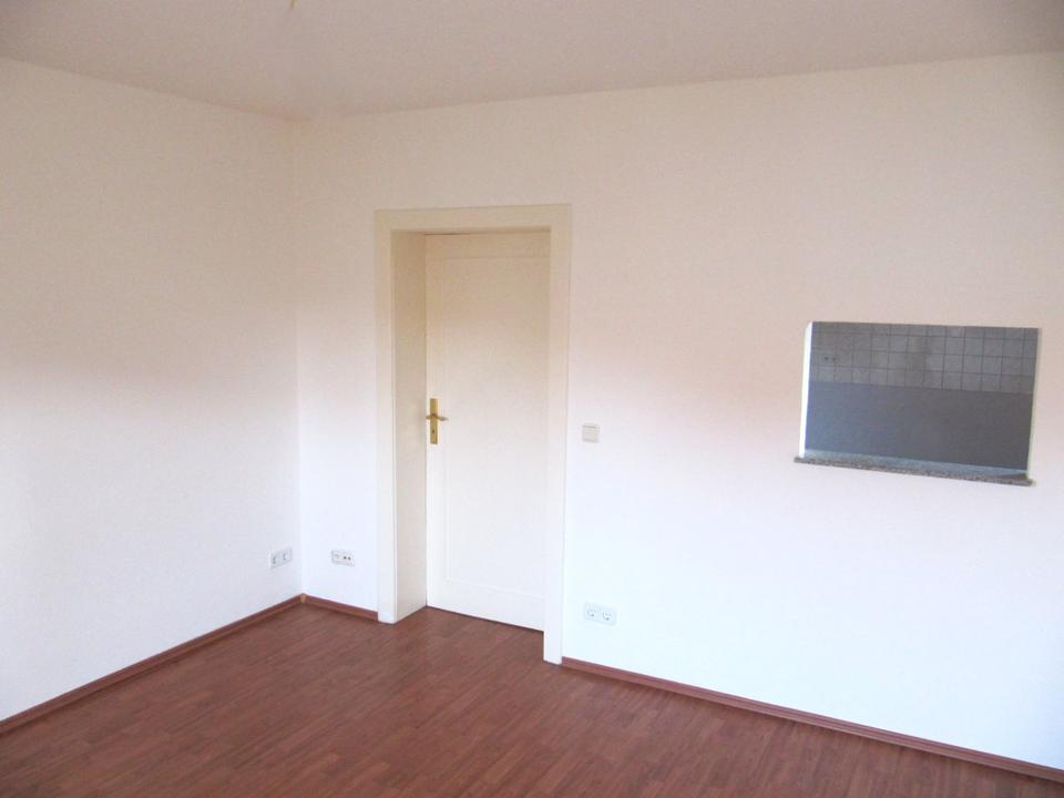 Thumbnail-Schön geschnittene 2 Raum Erdgeschosswohnung mit Balkon