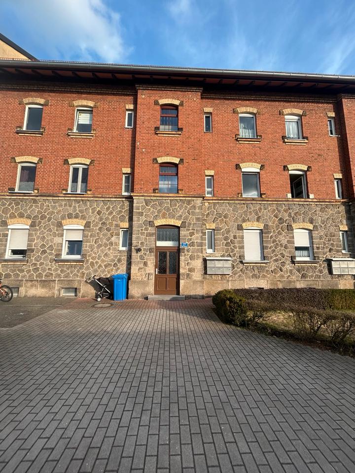 Thumbnail-2-Zimmer Wohnung mit Holzofen, Küche & Carport – zentrale Lage