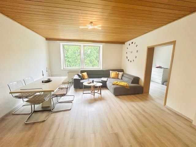 Thumbnail-**4-Zimmer Dachgeschosswohnung - mit Einbauküche**