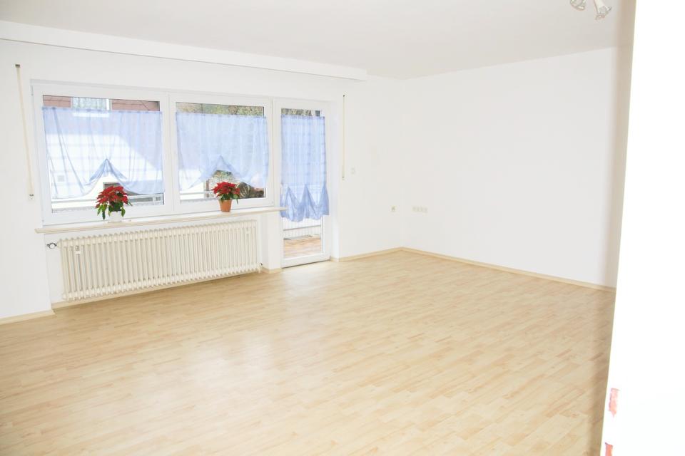 Thumbnail-Renovierte 2,5 Zimmerwohnung mit Balkon in Eppstein-Ehlhalten