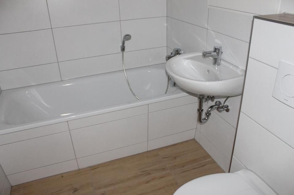 Thumbnail-Kleine 3-Raum-Wohnung in der Kustrenaer Straße im 3. Geschoss