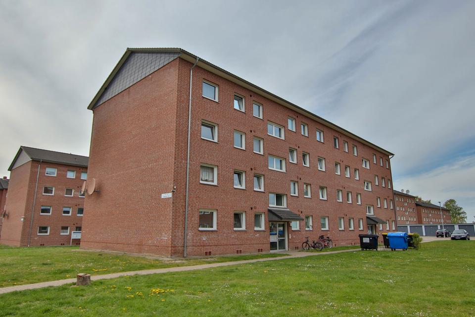 Thumbnail-Geräumige 4-Zimmer-Wohnung in kinderfreundlicher Nachbarschaft. Balkon, Kellerabteil, zu sofort