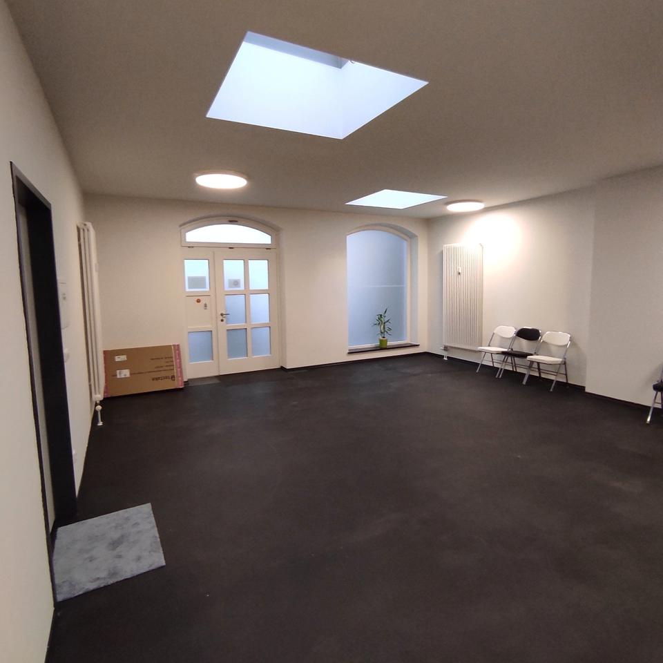 Thumbnail-Ladenfläche mit Schaufenster in Altstadtlage
