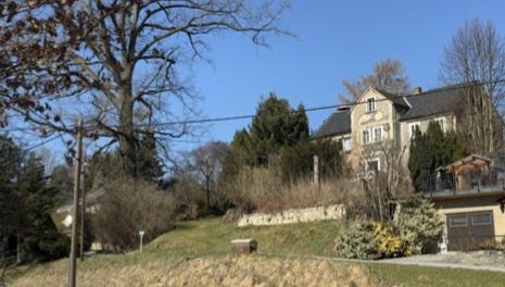 Thumbnail-Grundstück mit Haus