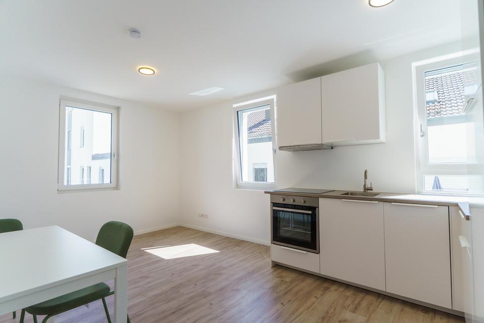 Thumbnail-3-Zimmer-Erstbezug mit WG-Option: Historischer Charme trifft Moderne in ruhiger Hoflage