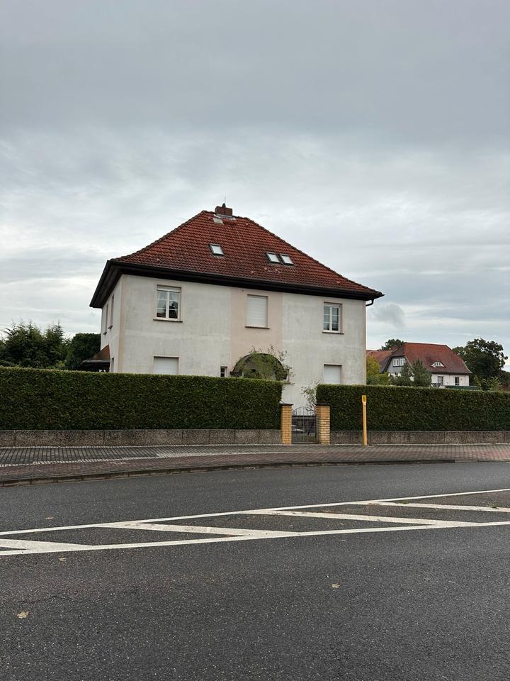 Thumbnail-Großräumige 5-Raum Wohnung mit Balkon,Garten und Doppelgarage