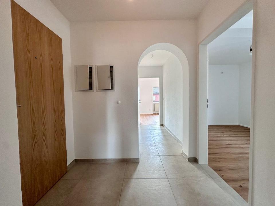 Thumbnail-2,5 Zimmer in Bad Endorf neu saniert mit Balkon, Keller und TG