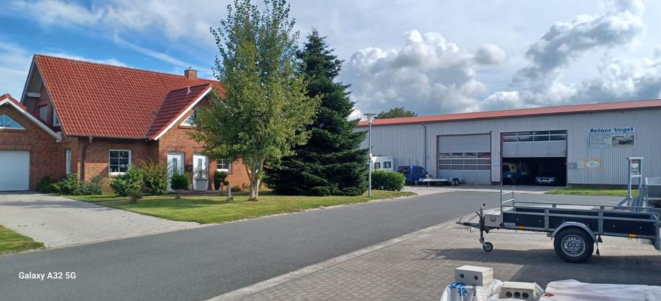 Thumbnail-Arbeiten und Wohnen auf einem Grundstück