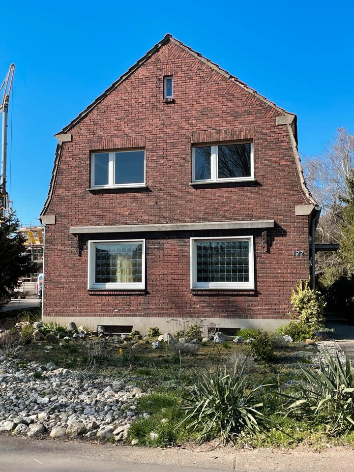 Thumbnail-Haus freistehend mit zwei Einlieger Wohnungen Garten Stellplatz.