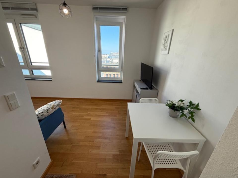 Thumbnail-Im Januar! Modernes Studio Apartment in Neubau am Alexanderplatz