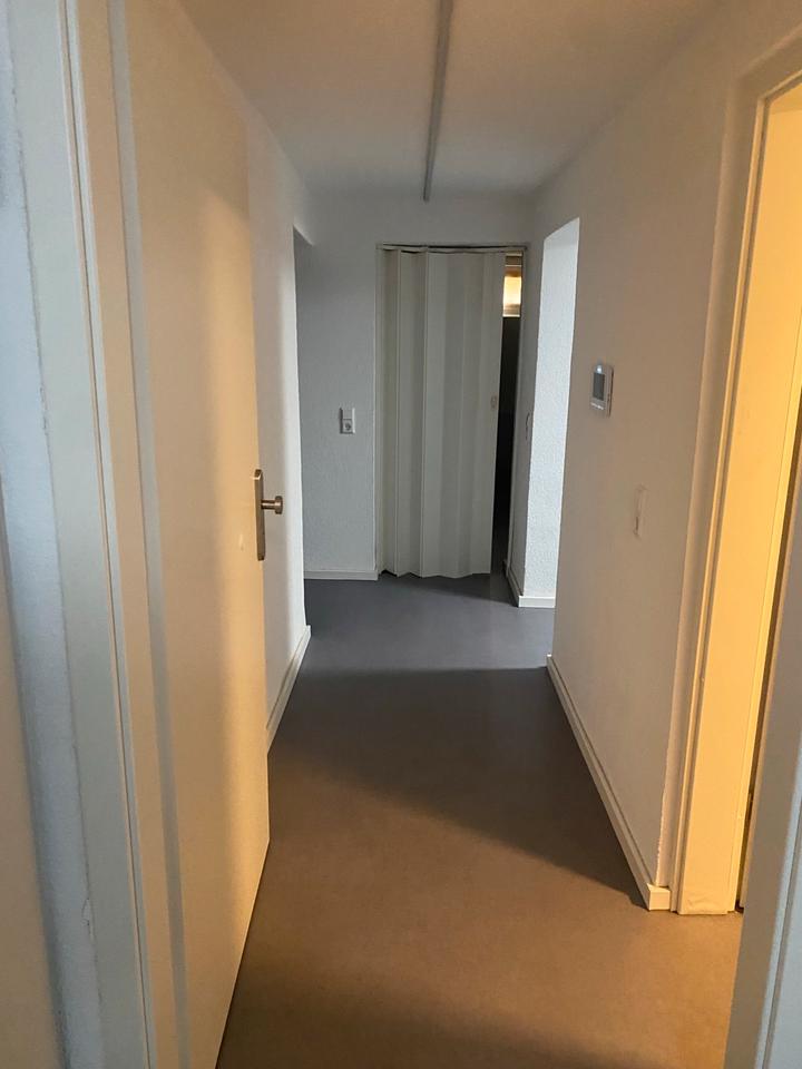Thumbnail-2 -Zimmer-Souterrainwohnung | EBK | Stellplatz