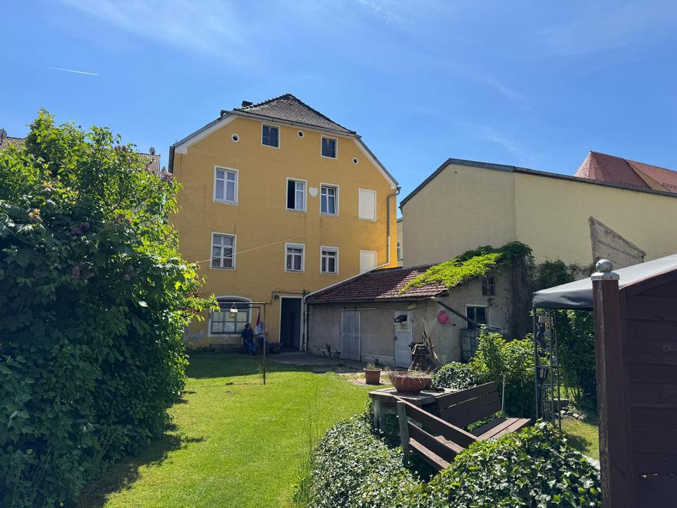 Thumbnail-Provisionsfrei - Historisches MFH Haus 780 qm² Garten Ortsmitte
