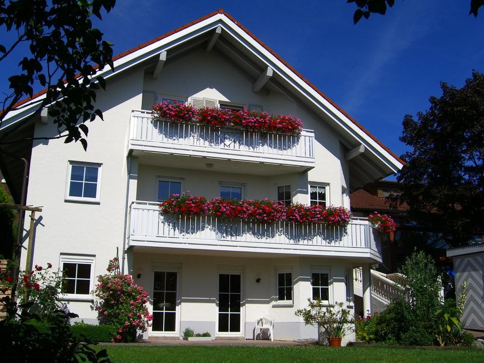 Thumbnail-Repräsentatives Traumhaus, 9 Zimmer, PV, ELW, Garten, Garage...