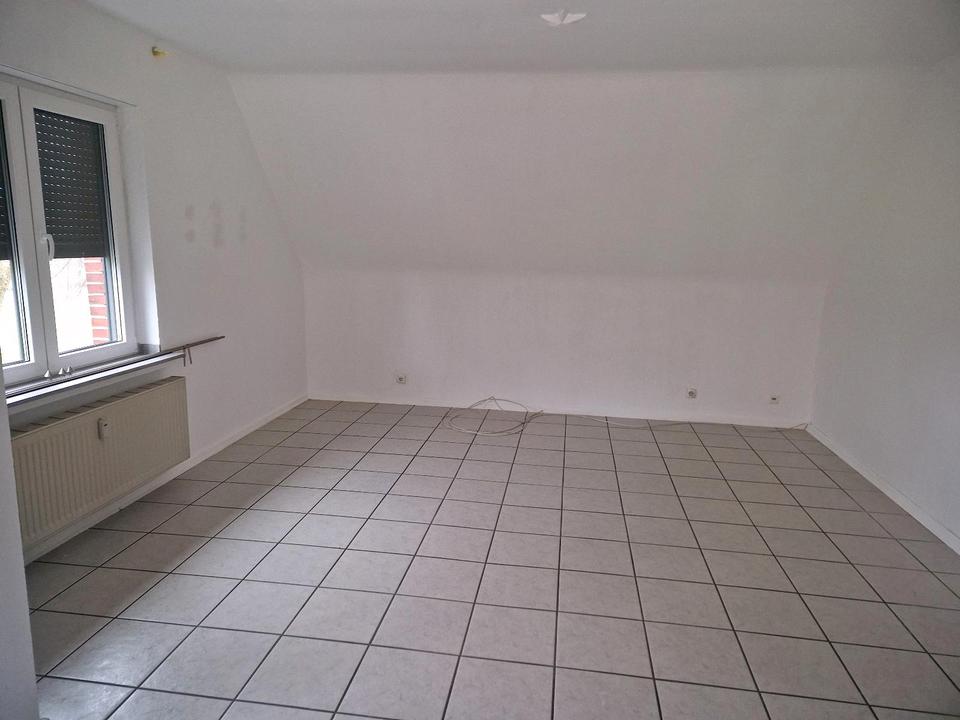 Thumbnail-2 Zi, 68 qm, Dachgeschoss Wohn. m. Balkon, Marienberg, 1 Etage