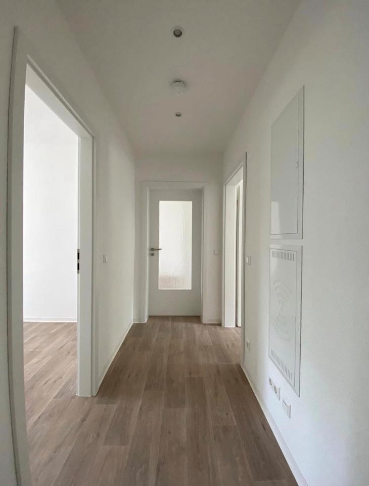 Thumbnail-Moderne 3 Raum Wohnung mit Balkon im Grünen