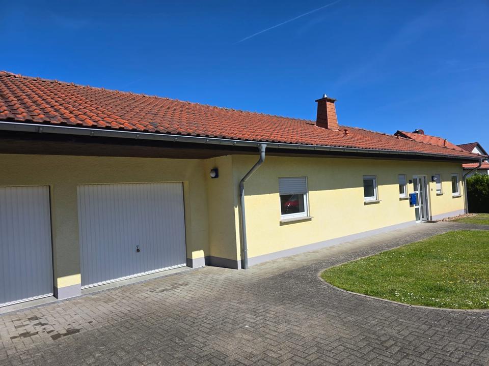 Thumbnail-Ebenerdiger Winkelbungalow in Rückweiler zu verkaufen