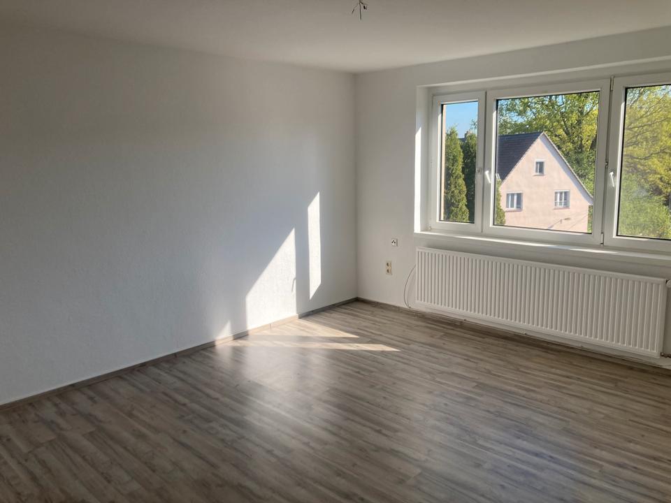 Thumbnail-Helle, renovierte 3,5 Zimmerwohnung inkl. Küche + eigenem Garten