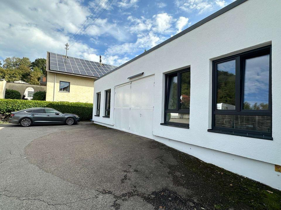 Thumbnail-Katip | Moderne Lagerhalle mit Büro, Sanitär, Küche, Stellplätze & Freifläche in Rehling