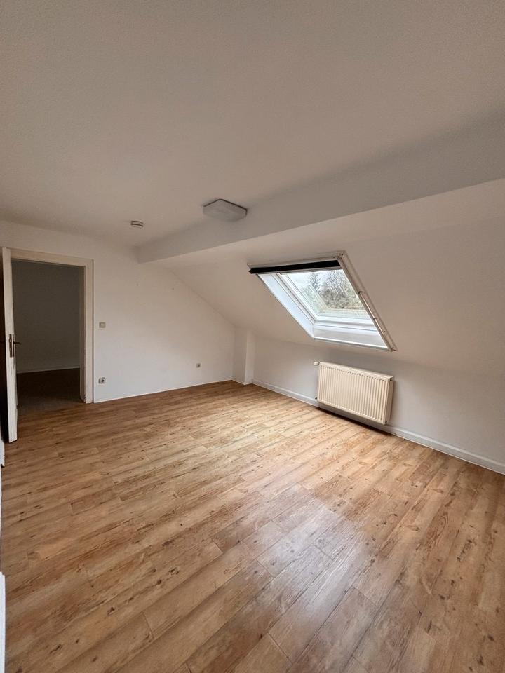 Thumbnail-3-Zimmer Wohnung über 2 Etagen mit Garage- ab sofort verfügbar