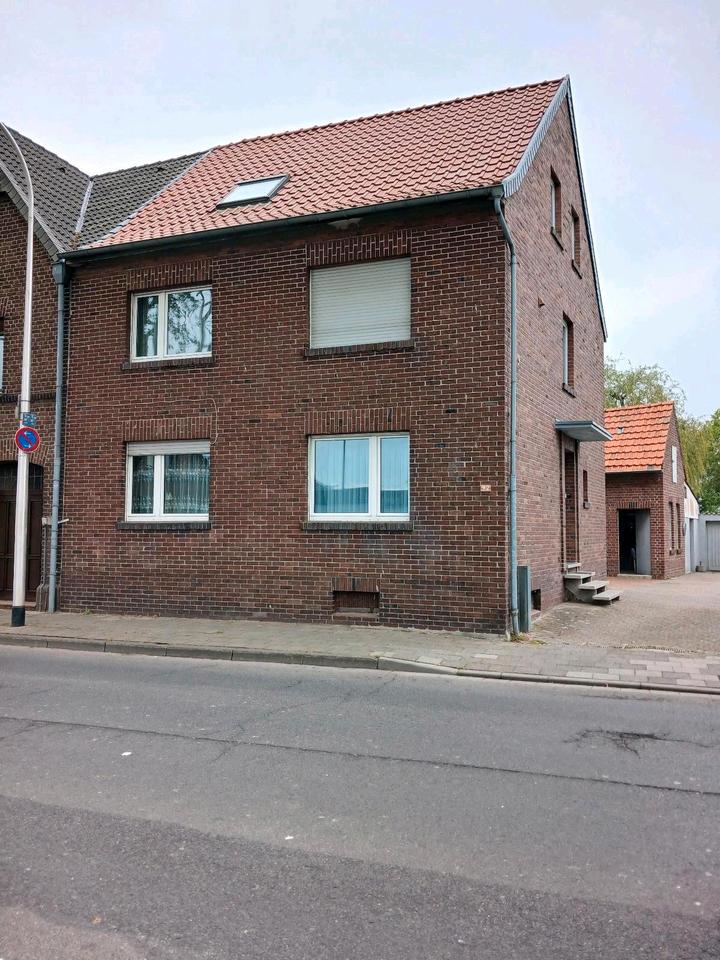 Thumbnail-Einfamilienhaus grosses Grundstück Nebengebäude