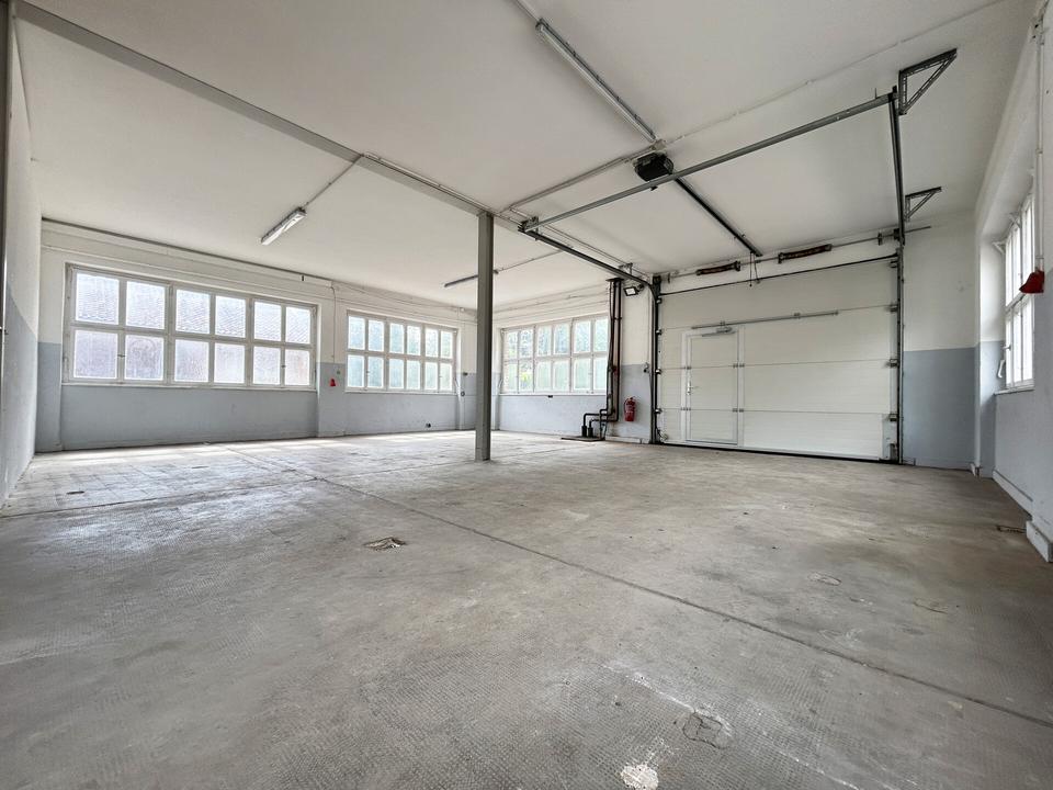 Thumbnail-TOP-Gewerbehalle auf 752 m². Besonders hell. 3 Büros, Aufenthaltsraum, Toiletten. Stellplätze.