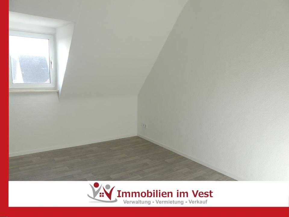 Thumbnail-***Singles aufgepasst*** helle renovierte Dachgeschosswohnung wartet auf Ihren Einzug
