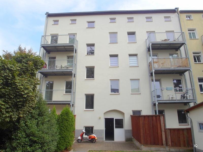 Thumbnail-Schöne Singlewohnung mit Balkon (Hofseite), separater Küche, Laminatboden & Badewanne