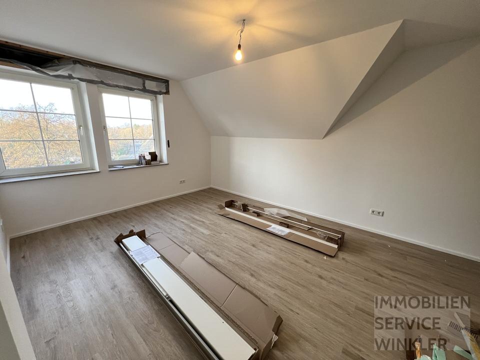Thumbnail-Beckum-Vellern - frisch renovierte DG Wohnung 2 ZKB mit Fußbodenheizung 35m²