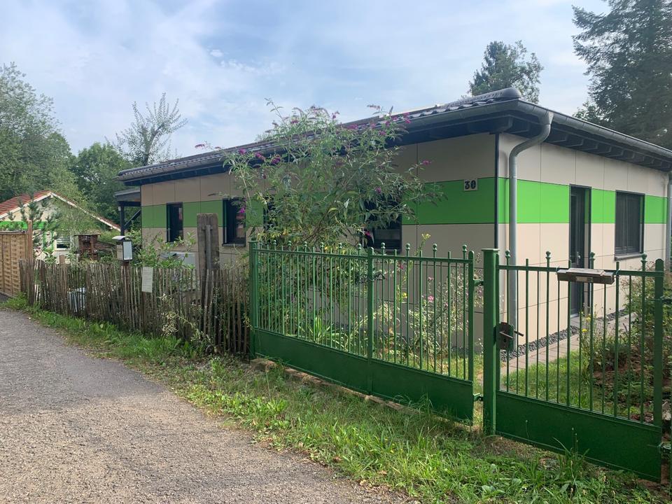 Thumbnail-Energiesparender Bungalow mit PV Anlage und Nebengebäude, 105 qm