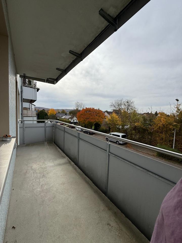 Thumbnail-Schöne 4-Zi.-Wohnung, Hausmeisterservice, Stellplätz, Balkon