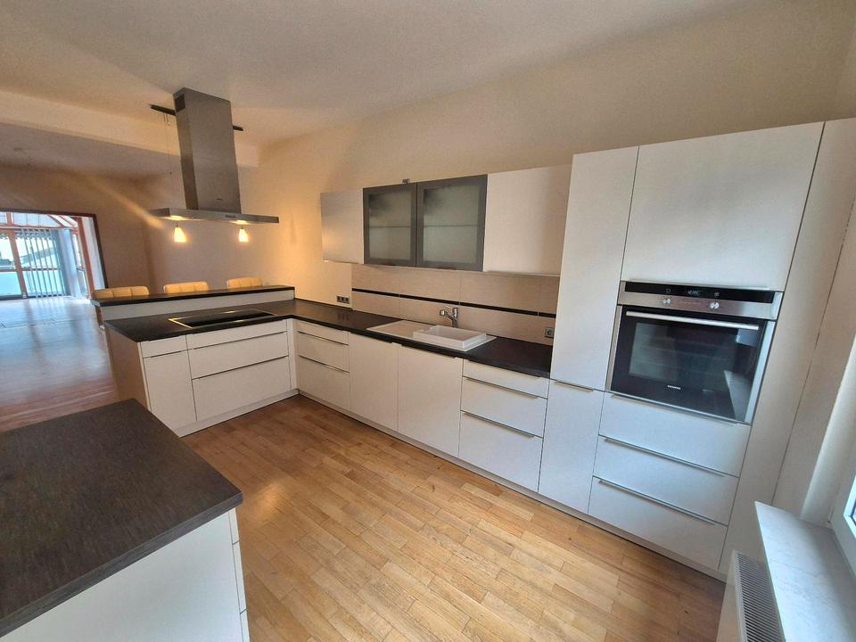 Thumbnail-Attraktive Wohnung 140qm 3ZKB NW Stadt zum 1.12.zu vermieten