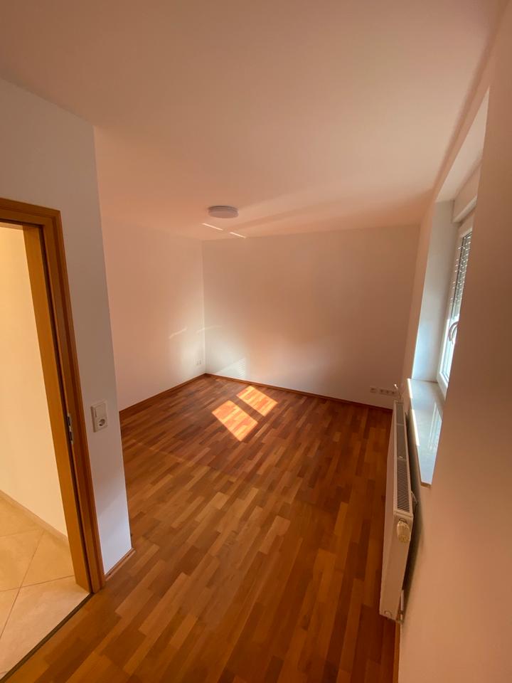 Thumbnail-Helle-2-Zimmer Wohnung mit Balkon und Carport - Herrenhausen