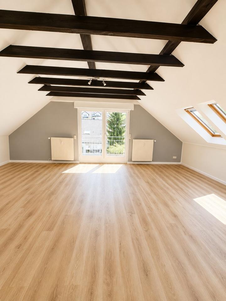 Thumbnail-Lichtdurchflutete Dachgeschosswohnung mit Balkon