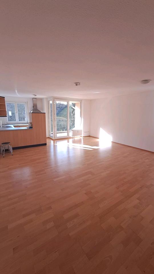 Thumbnail-von Privat - 2 Zimmer-Wohnung hell und gemütlich