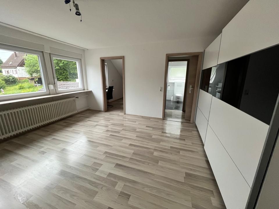 Thumbnail-Charmante 1Zimmer-Wohnung mit Einbauküche und heller Fensterfront